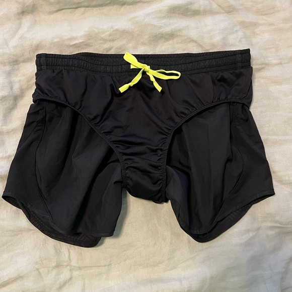 Nike Dry-fit Women’s Running Short. Size XS in Black. - Picture 2 of 5